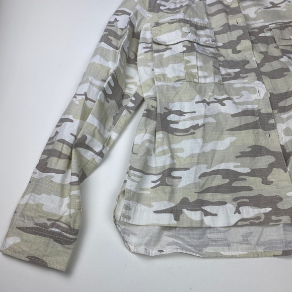 Sanctuary Neutral Color Camo Shirt Size L - Picture 8 of 10